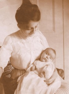 Peg Berryman and Priscilla 1908 sepia