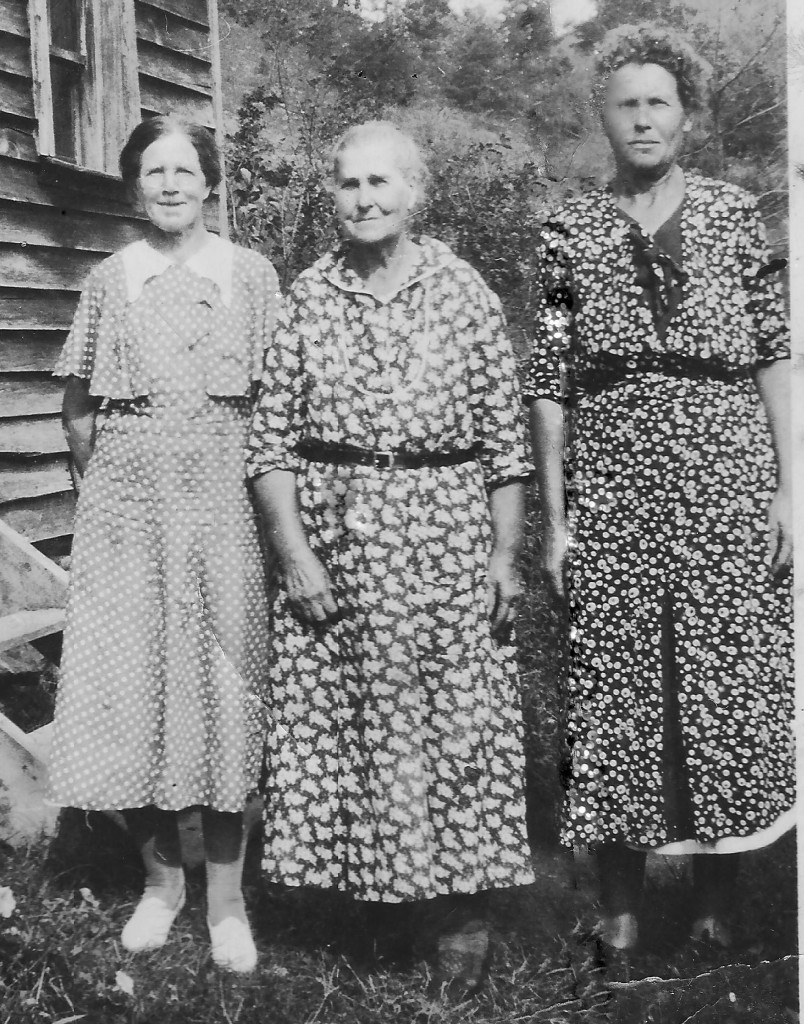 Florence Collier and sisters, Jollett Hollow VA, c.1920.r2